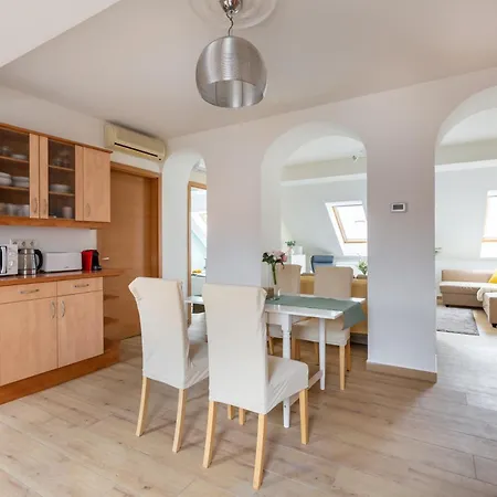 Penthouse By Stn *
